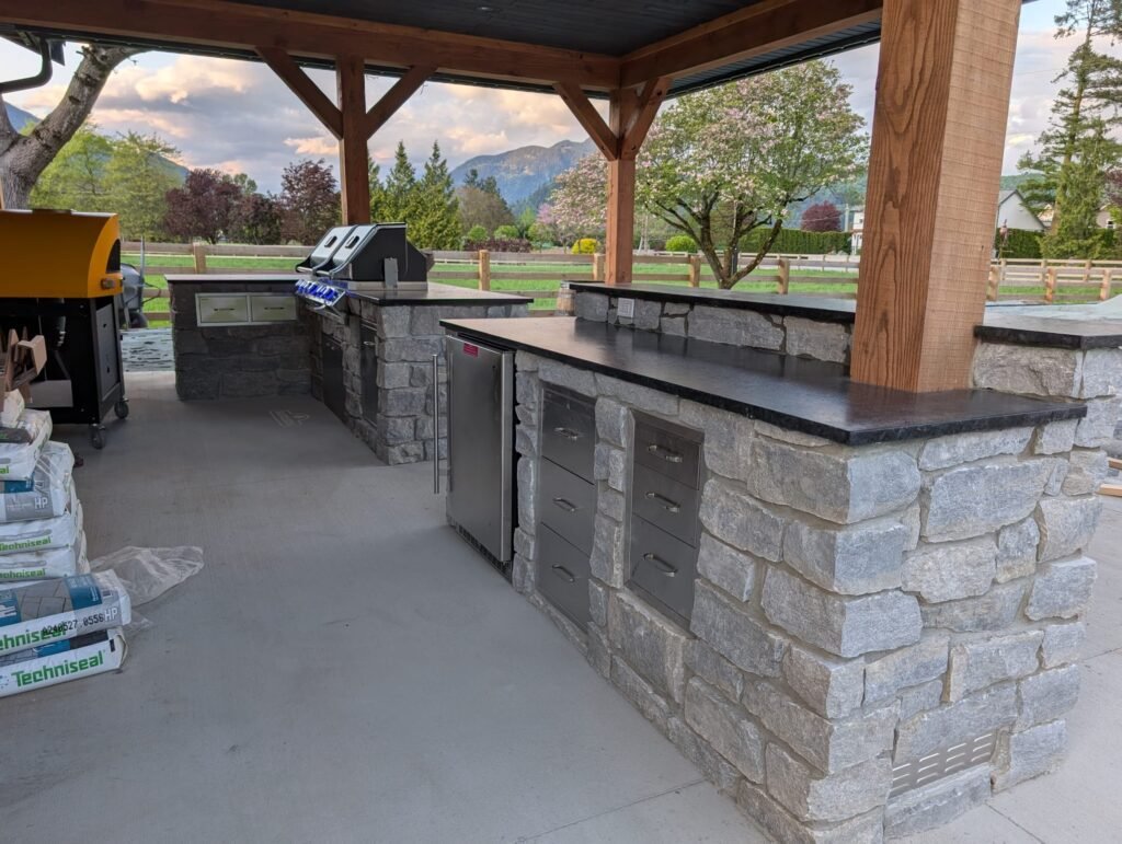 outdoor kitchen outdoor dining space